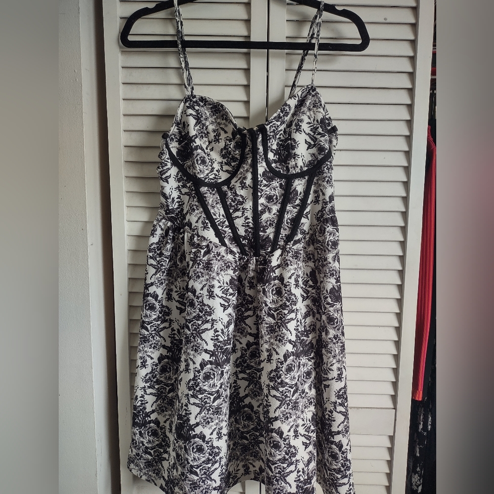 Chic Black and White Floral Mini Dress